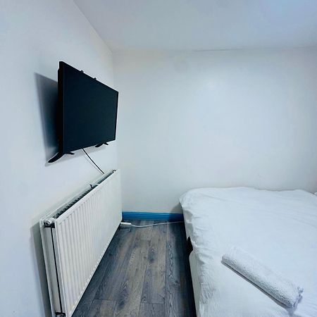 Unique Private Rooms Болтон Екстер'єр фото