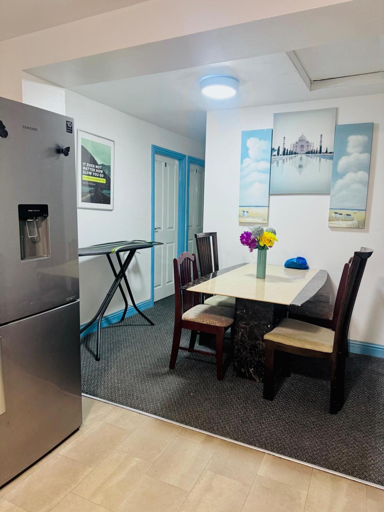 Unique Private Rooms Болтон Екстер'єр фото