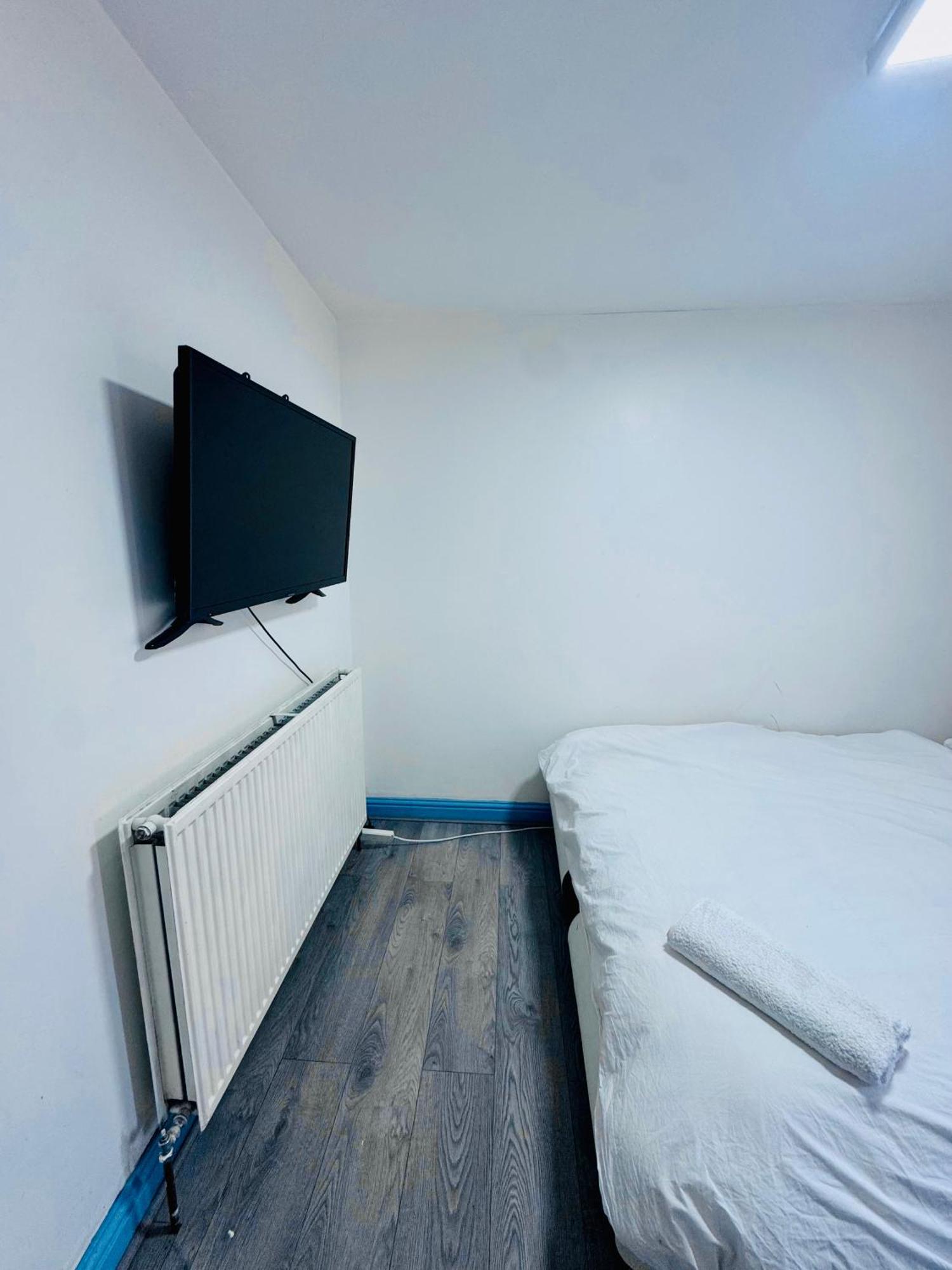 Unique Private Rooms Болтон Екстер'єр фото