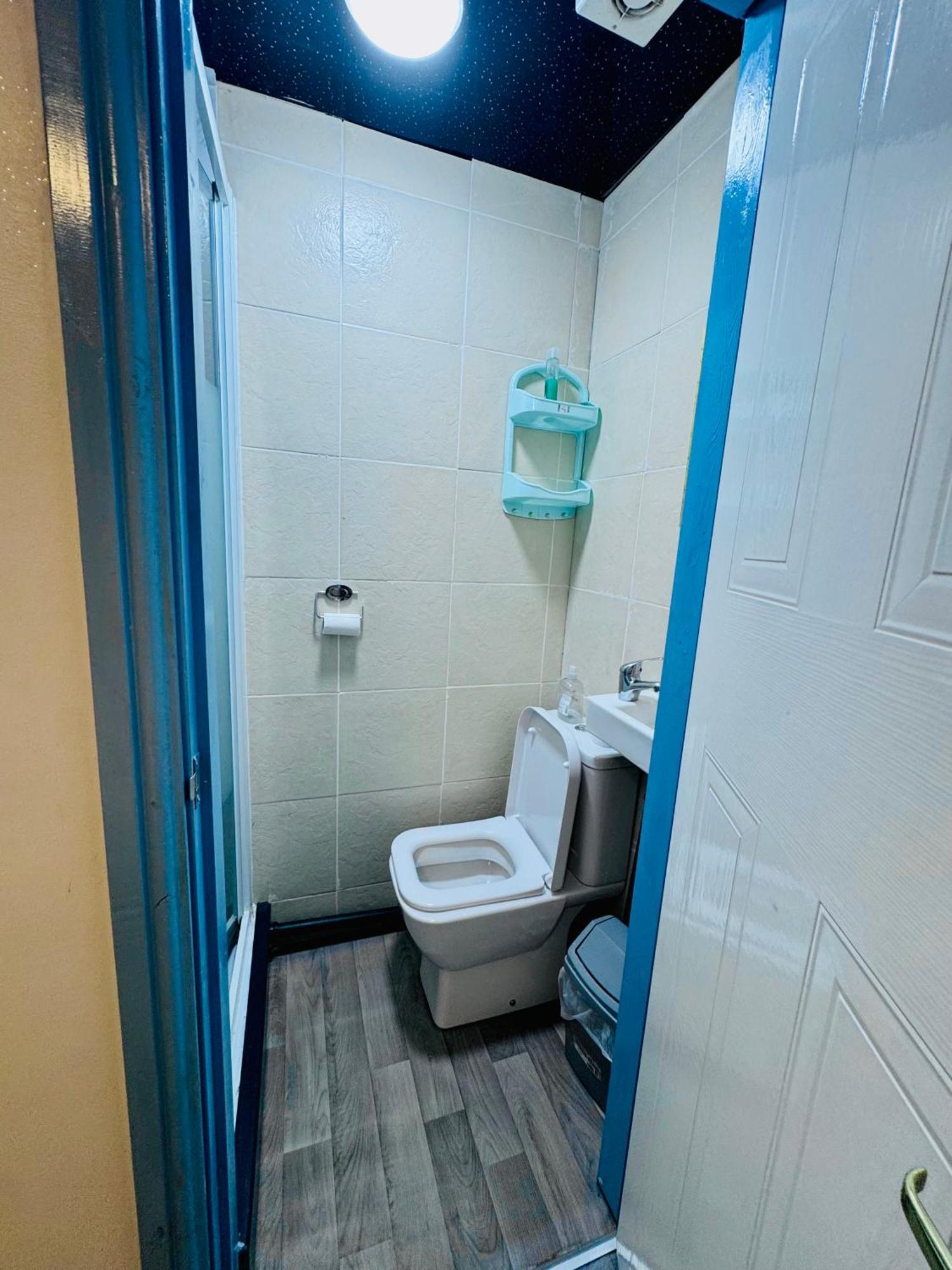 Unique Private Rooms Болтон Екстер'єр фото